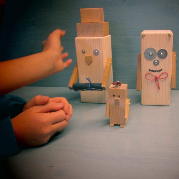 Holzfiguren Holztiere Kinderkunst Kreatives Gestalten mit Holz